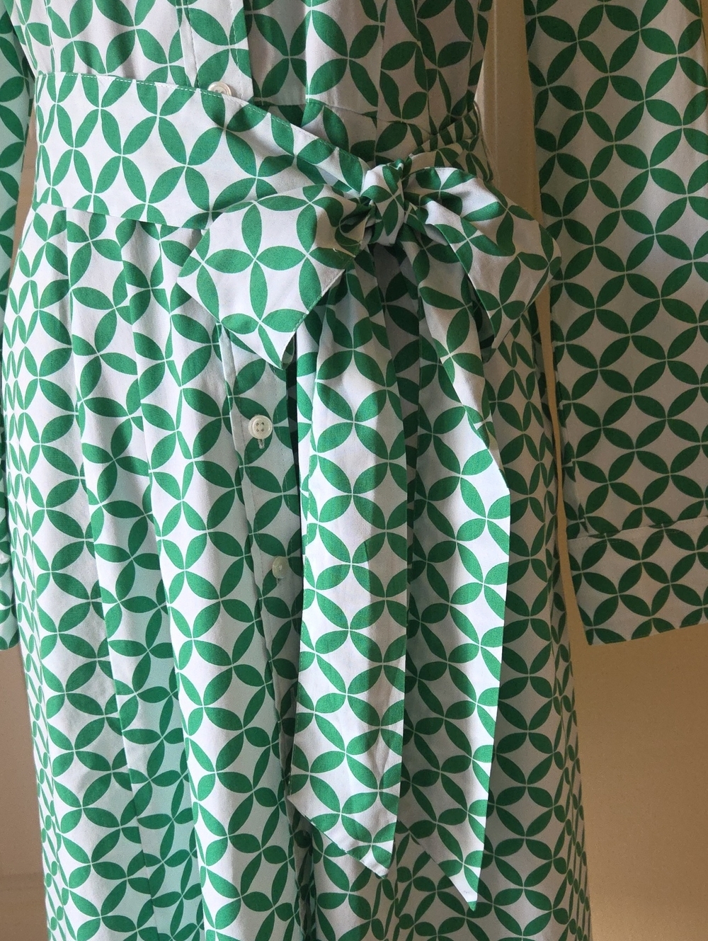 Boden Green & White Geometric Long-Sleeve Shirt Dress with Tie Waist, Size US 6L - Picture 3 of 9